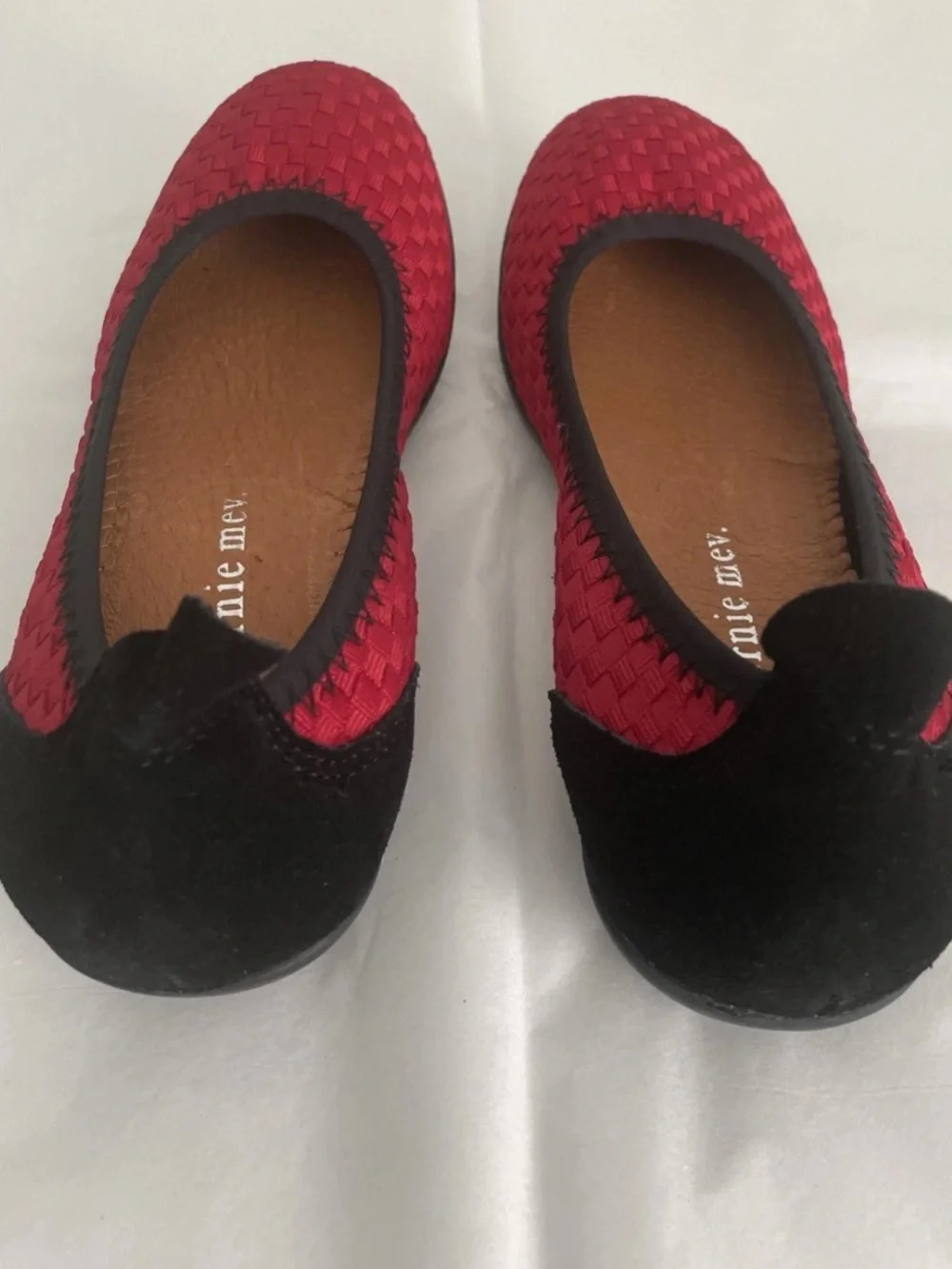 Bernie Mev Hazel Bella Me Black Red Slip On Woven Ballet Flats Size 7.5 / Eur 38
